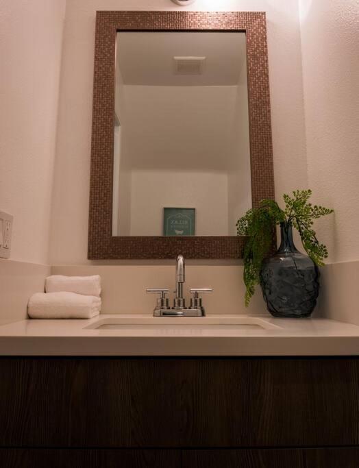 Stylish 2 Bed 1 And Half Bath Apartment Near Sofi Stadium, Lax, Forum Inglewood Exterior foto